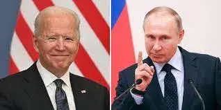 Des sanctions «comme il n’en a jamais vu»: Biden redouble de menaces contre Poutine