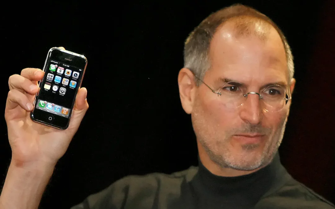 Il y a quinze ans, Steve Jobs mettait les téléphones à clavier sur la touche