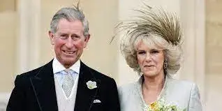 Le prince Charles rend hommage à sa mère, la reine Elizabeth II