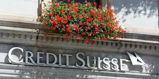 Les petits actionnaires contestent le rachat de Crédit Suisse par UBS