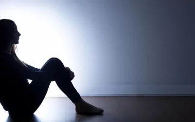 Santé mentale : forte hausse des tentatives de suicide chez les jeunes filles