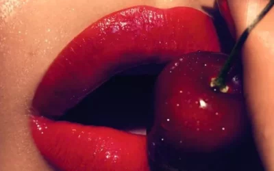 Cherry Make-up : le maquillage rouge cerise qui cartonne cet été