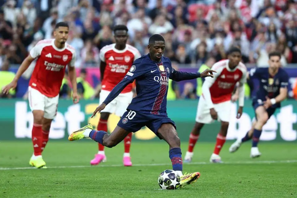 PSG vainqueur Ligue des Champions 2026 célébré par les supporters à Paris