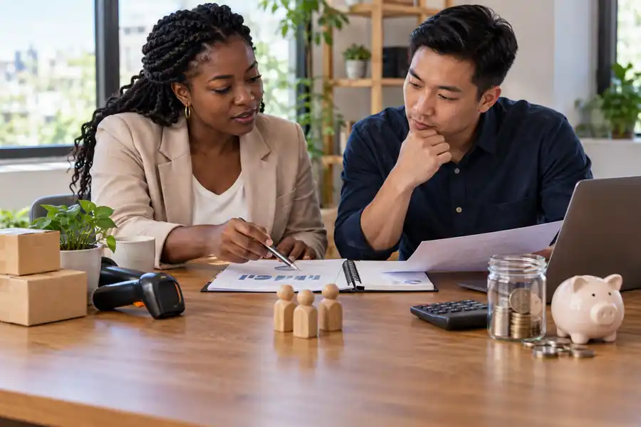 Une dirigeante compare les aides financières entreprises pour financer son activité